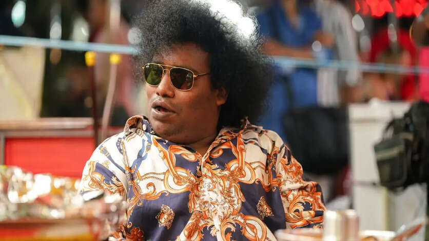 எனக்கு எவ்வளவு பேர் பணம் தரணும் தெரியுமா.? யோகி பாபுவின் ஆதங்கம்