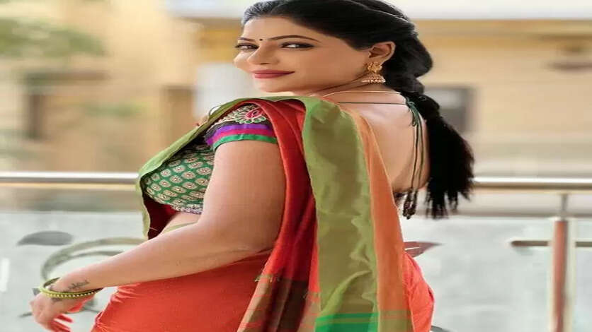 சைடு போசில் கண்ணா பின்னான்னு காட்டிய ரேஷ்மா.. கதிகலங்கச் செய்த புகைப்படம்