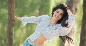 ஓடிடி-யின் மூலம் கவர்ச்சியில் தாராளம் காட்டும் 5 நடிகைகள்.. இளசுகளை ஜொள்ளு விட வைத்த ராதிகா ஆப்தே