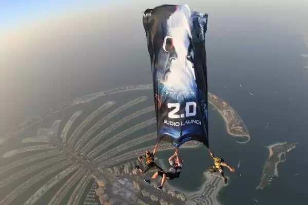 ரஜினியை பின்பற்றி வளர்ந்து வரும் விஜய், அஜித்.. வசமாக மாட்டிக் கொண்ட வாரிசு, துணிவு பட பிரமோஷன்