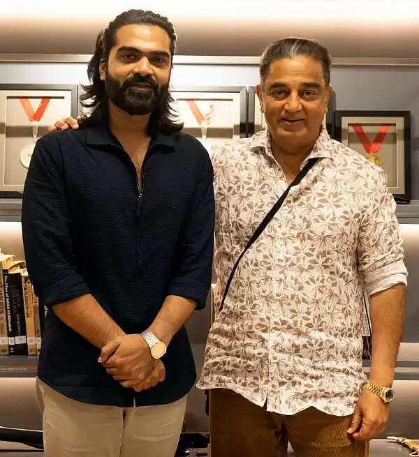 100 கோடி பட்ஜெட்டில் தளபதி 68க்கு போட்டியாக களமிறங்கும் சிம்பு.. இணையத்தில் பற்றி எரியும் புகைப்படம்