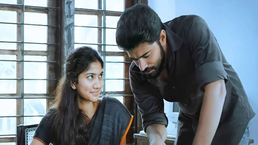 டீச்சர் கதாபாத்திரம் என்றாலே ஞாபகம் வரும் 5 நடிகைகள்.. ஜார்ஜ் உருகி உருகி காதலித்த பிரேமம் மலர்