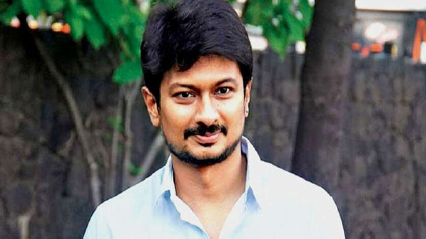 இந்தியன் 2 படத்திற்கு வந்த பெரும் சிக்கல்.. கை கொடுத்து காப்பாற்றிய உதயநிதி ஸ்டாலின்