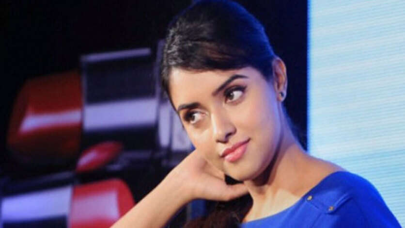 வாயினால் அழிந்து நாசமான 5 நட்சத்திரங்கள்.. பாலிவுட் தான் முக்கியம் என எல்லாத்தையும் இழந்த அசின்