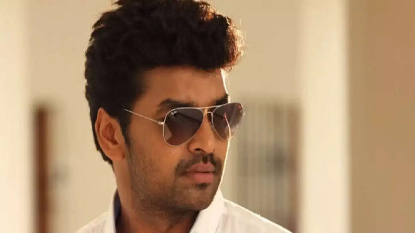 4 அழகிய நடிகைகளின் சோலியை முடித்துவிட்ட ஜெய்.. எல்லாம் காதல் படுத்தும் பாடு