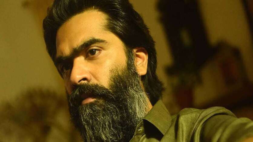 சத்தமில்லாமல் வளர்ந்து வரும் ஹீரோ.. சிம்பு இடத்திற்கு வந்த ஆபத்து