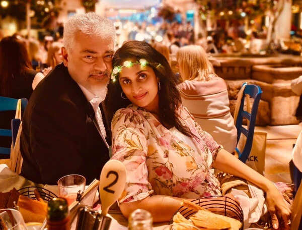 24 வருடங்களை நிறைவு செய்த அஜித், ஷாலினி.. இணையத்தில் வைரலாகும் திருமண நாள் புகைப்படங்கள்