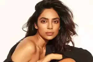 ஓடிடி-யின் மூலம் கவர்ச்சியில் தாராளம் காட்டும் 5 நடிகைகள்.. இளசுகளை ஜொள்ளு விட வைத்த ராதிகா ஆப்தே