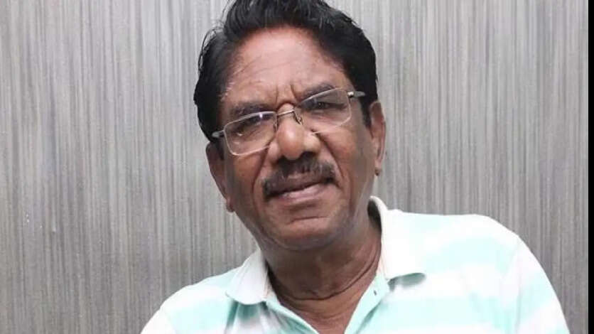 பாரதிராஜாவிடம் அடி வாங்கியே உச்சம் பெற்ற 4 ஹீரோயின்ஸ்.. அழுகை வராததால் எவர்கிரீன் நடிகைக்கு விழுந்த அறை