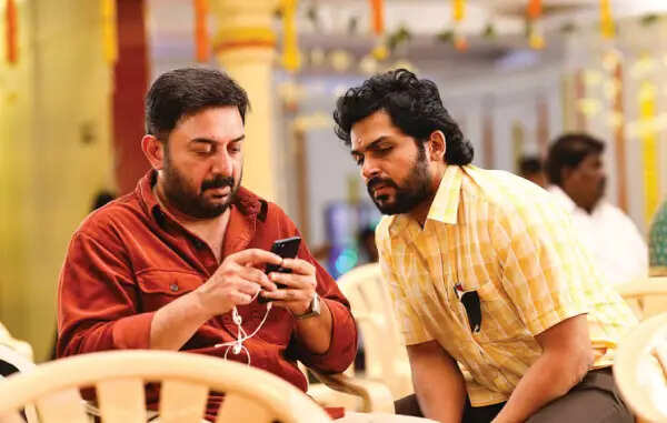 கார்த்தியுடன் கிராமத்து கெட்டப்பில் அரவிந்த்சாமி.. மண்வாசனையோடு வெளியான மெய்யழகன் பட புகைப்படங்கள்