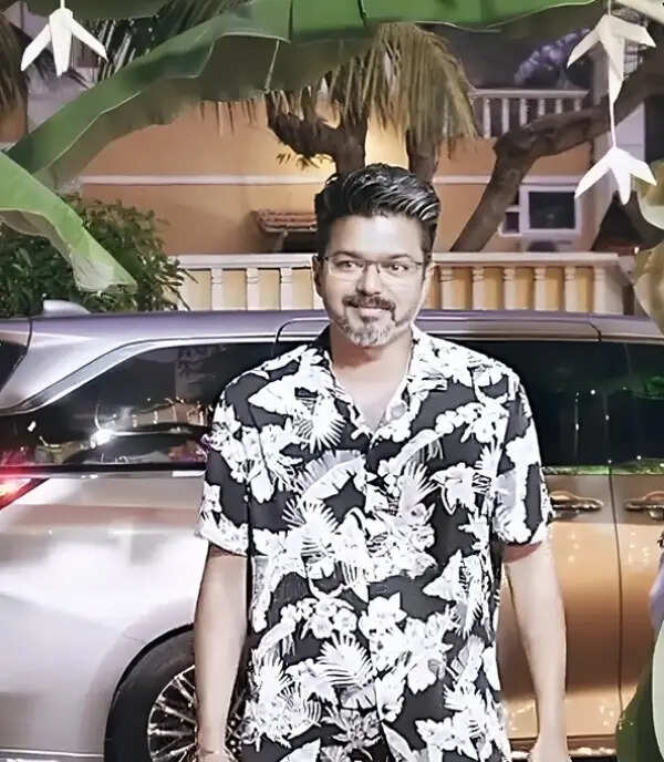 தல பொங்கல் கொண்டாடிய கீர்த்தி சுரேஷ்.. சர்ப்ரைஸ் விசிட் கொடுத்த விஜய்