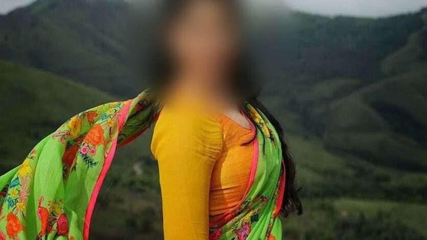 வாய்ப்புகள் இல்லாத நடிகை.. நடிக்க கூப்பிட்டால் அதிக சம்பளம் கேட்கும் அவலம்.!