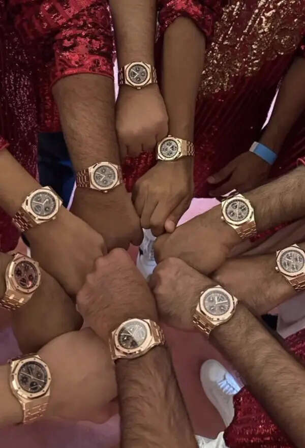 ஆனந்த் அம்பானி கொடுத்த 2 கோடி மதிப்பிலான ரிட்டன் கிப்ட்.. மிரண்டு போன டாப் செலிபிரிட்டிஸ்