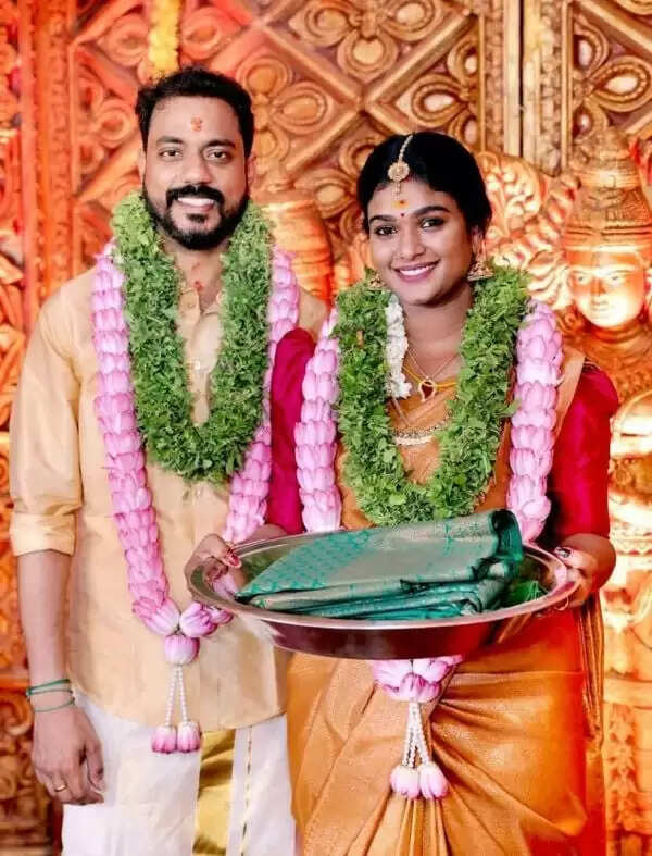 ஸ்ரீநிதி சொன்னதை மீறி திருமணத்தை நடத்திய சீரியல் நடிகை .. திடீர் திருமணத்திற்கு இதான் காரணமா