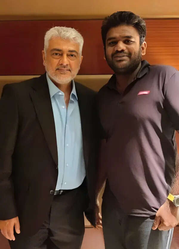 ட்ரிம் செய்யப்பட்ட மீசை, தாடி.. விடாமுயற்சிக்காக ஸ்மார்ட்டாக மாறிய அஜித்தின் நியூ லுக்