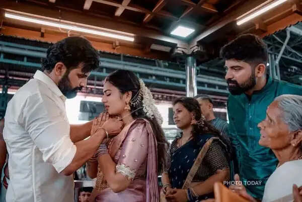 சுந்தரி சீரியல் நடிகைக்கு திடீரென்று நடந்த கல்யாணம்.. அணுவைத் தேடி கல்யாணத்துக்கு போன கார்த்திக்