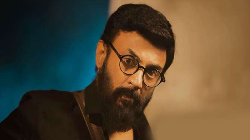 அடுத்தடுத்து மைக் மோகனுக்கு இவ்வளவு பிரச்சனைகளா.? சினிமால வளர விட மாட்டாங்க போல