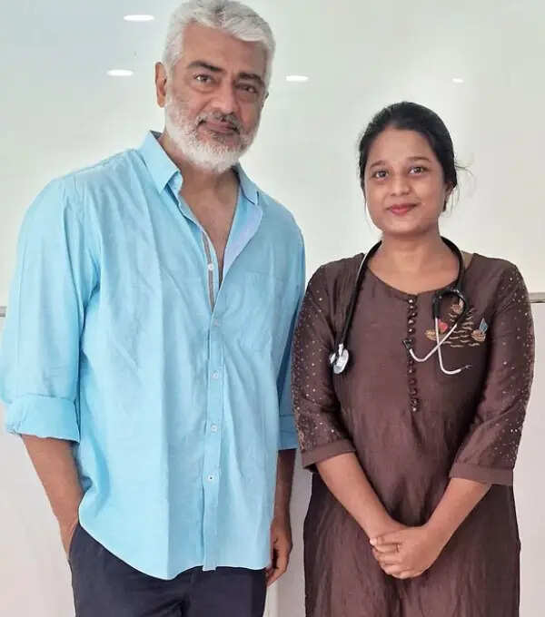 வயது கூடினாலும் உடல் எடையை குறைத்து ஸ்லிம்மாக மாறிய அஜித்.. காட்டுத் தீயாக பரவும் புகைப்படம்