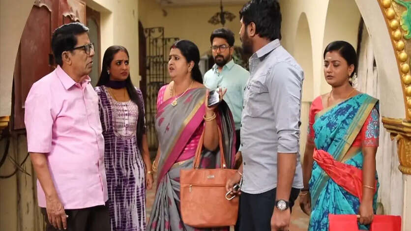 விஜயாவிடம் தொக்காக மாட்டப் போகும் மீனா.. முத்துவின் சண்டையை குடும்பத்துடன் குதூகலமாக கொண்டாடும் ரோகிணி