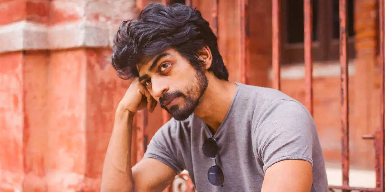 அஜித்துடன் இணைந்த விஜய் பட நடிகர்.. அட இனிமேல் இவர கையில புடிக்க முடியாது