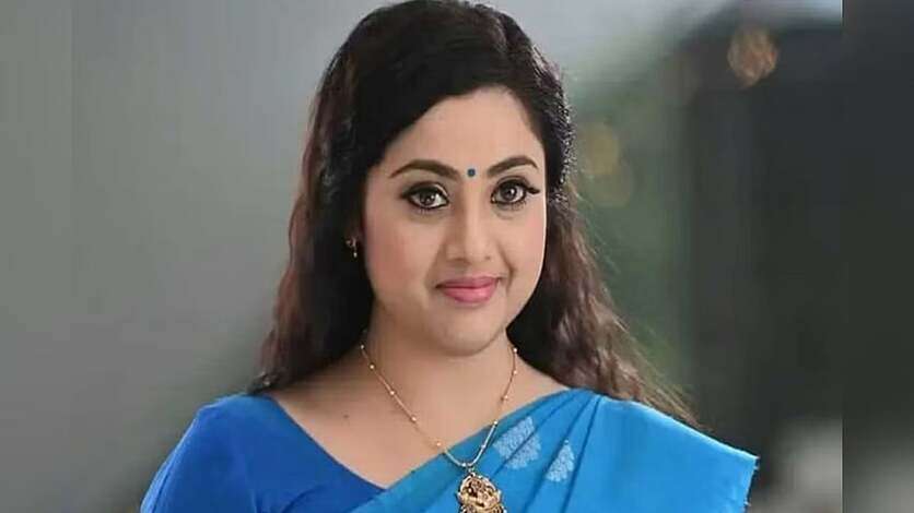 இமேஜை பொருட்படுத்தாமல் மீனா செய்த காரியம்.. நடுரோட்டில் அரங்கேறிய சம்பவம்