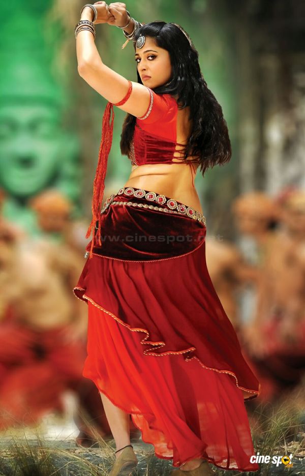 anushka-cinemapettai-01