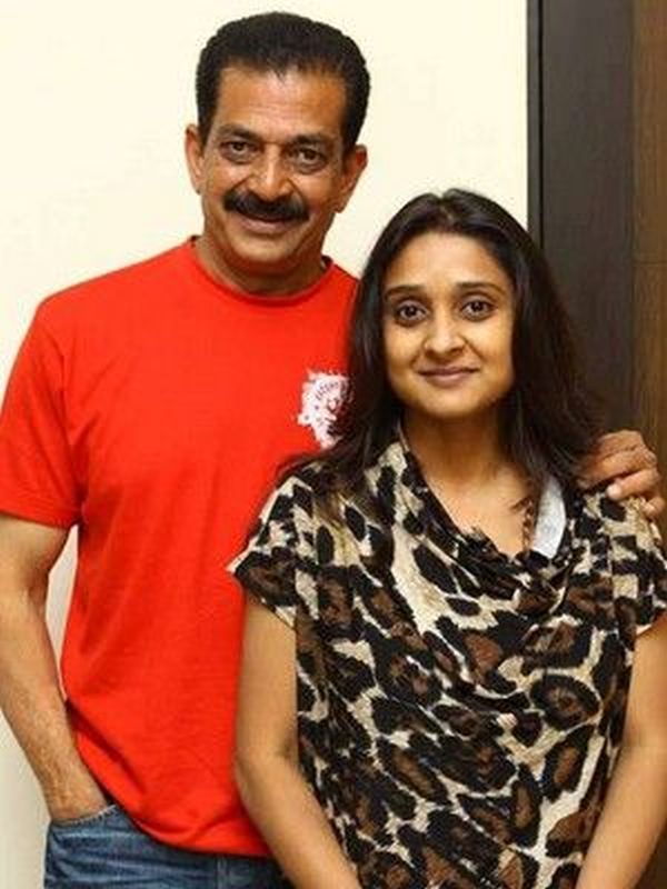 avinash-malavika-cinemapettai