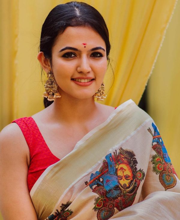 aparna-das-cinemapettai