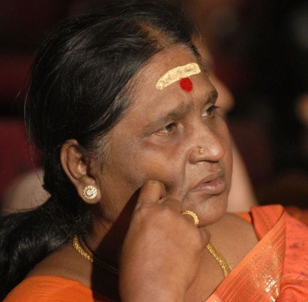 gandhimathi-cinemapettai-01