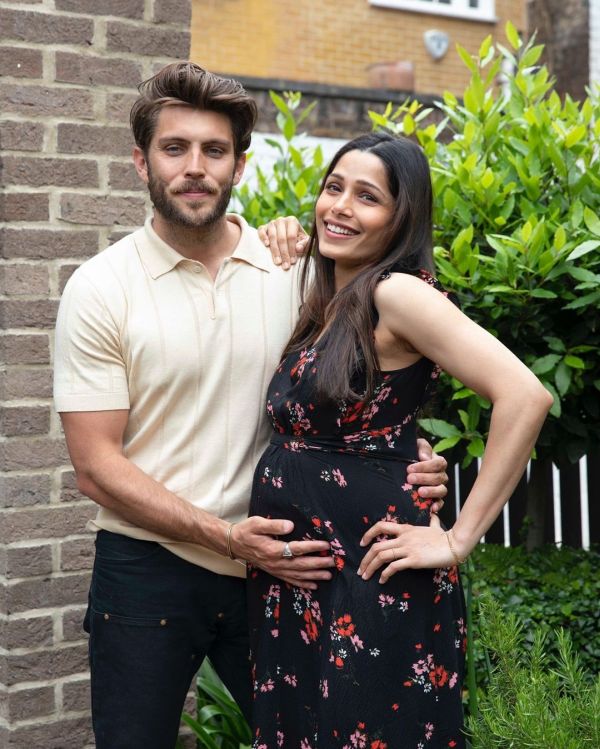 freida pinto-pregnant-photo