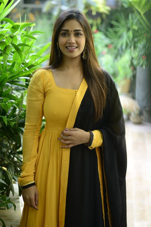 nivetha-pethuraj-cinemapettai