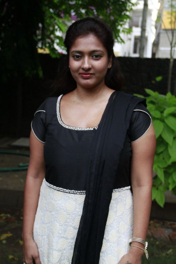 gayatri-rahuram-cinemapettai