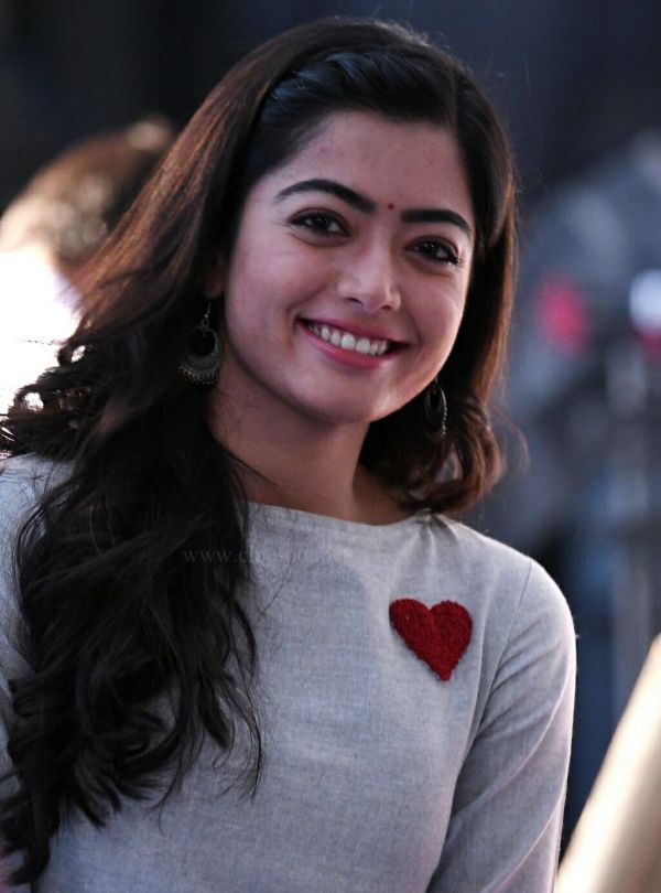 rashmika-mandanna-cinemapettai