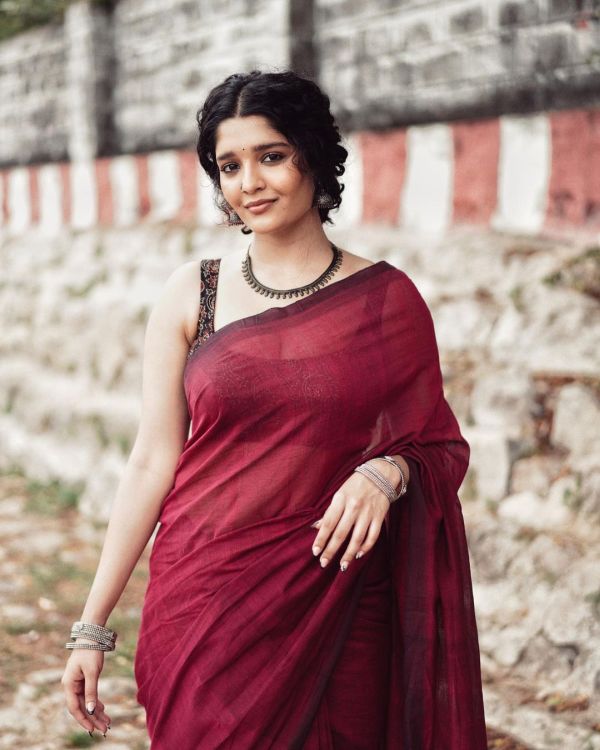 ritika-singh-cinemapettai-01