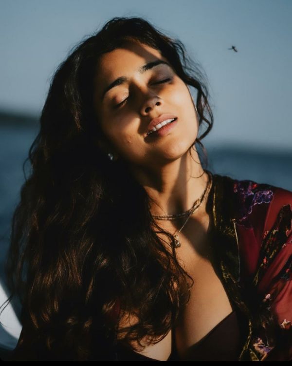 shriya-cinemapettai