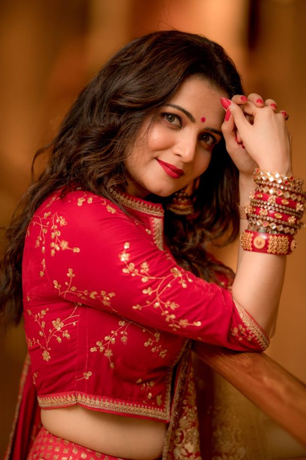 Dhivyadharshini