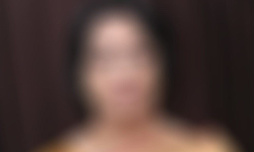 பணத்துக்காக பெத்த மகளையே தொழிலுக்கு இழுத்து விட்ட அம்மா.. சைக்கோ நடிகரிடம் சின்னாபின்னமான நடிகை