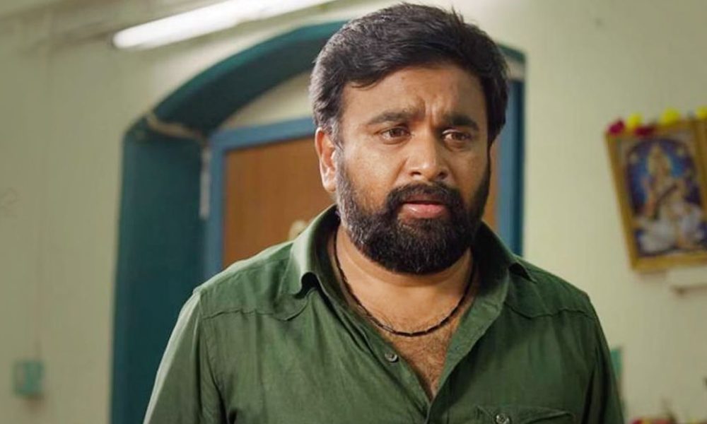 அயோத்தியின் வெற்றியை தொடர்ந்து சசிகுமாருக்கு ரிலீஸ் ஆகும் 4 படங்கள்.. மீண்டும் சுக்கிர திசை ஆரம்பித்துவிட்டது