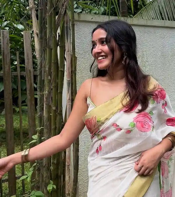 அனிகா சுரேந்திரன்